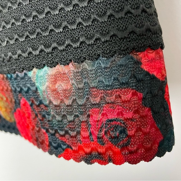 ❓ GUESS floral print striped pleated coquette stretchy structured skirt medium ❓ - Picture 5 of 9